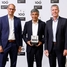 Ranga Yogeshwar hands over the TOP 100 Innovation award to Endress+Hauser Level+Pressure